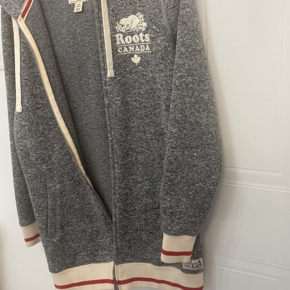 Roots Women’s THE Cabin 1973 Zip Up Hoodie in Salt and Pepper size Small - Picture 12 of 12